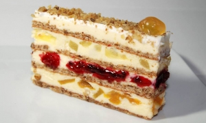 Moskva torta: Kremasto - voćna torta koju ćete pojesti u trenu